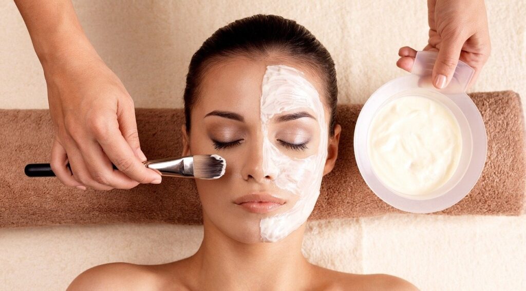 Very Awesome Tips for Making Facemasks at Home